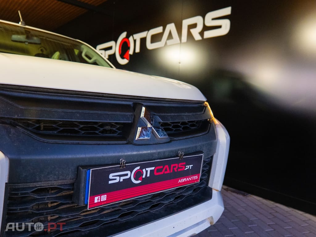 Mitsubishi L200 2.3 DI-D CD Invite 4WD