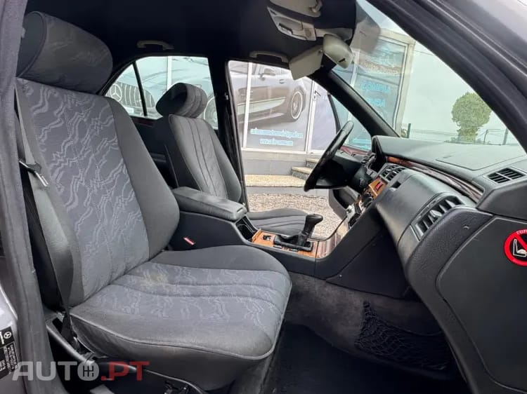 Mercedes-Benz E 220 CDI Classic