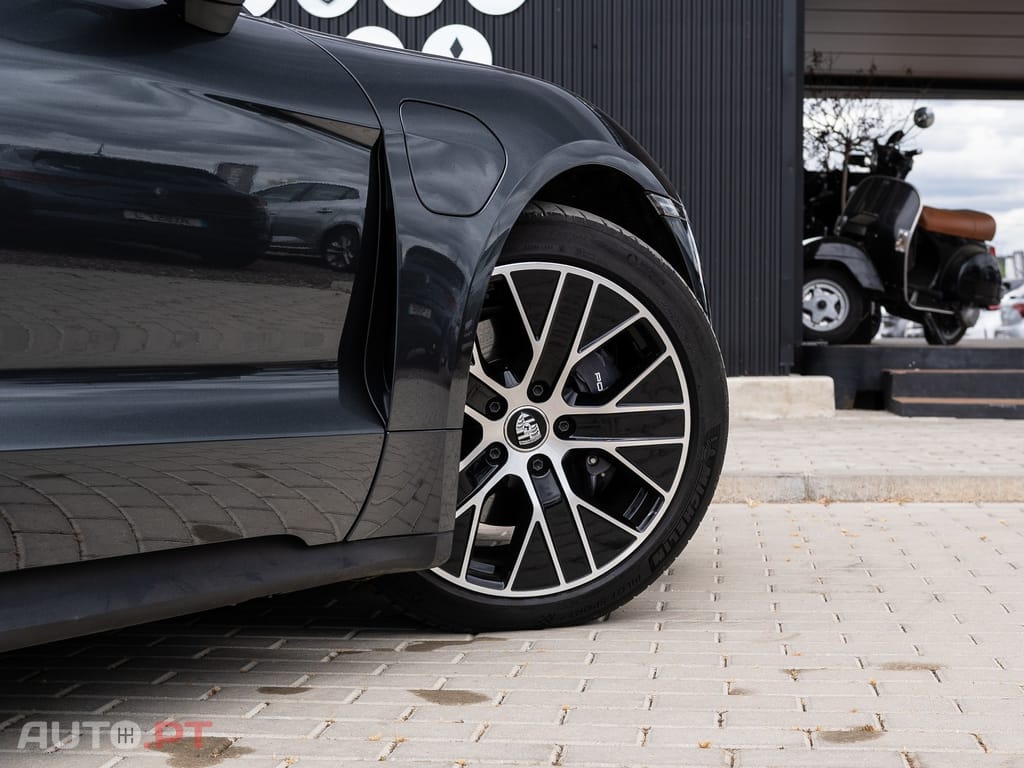 Porsche Taycan Bateria Performance Plus