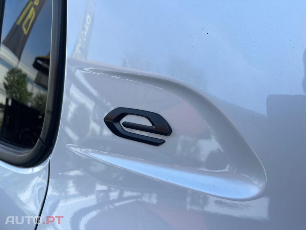 Peugeot E-208 Allure