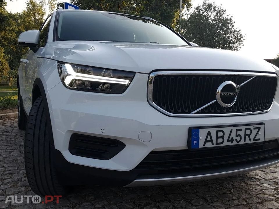 Volvo XC40 2.0 D3 Momentum Plus