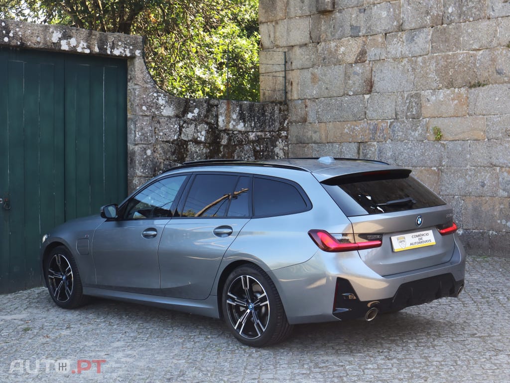 BMW 330 e Touring Pack M Auto