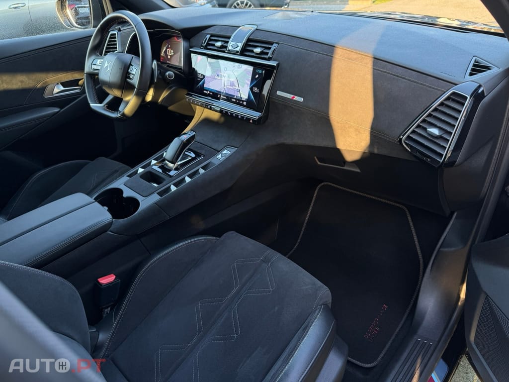 DS DS7 Crossback E-Tense Performance Line EAT8