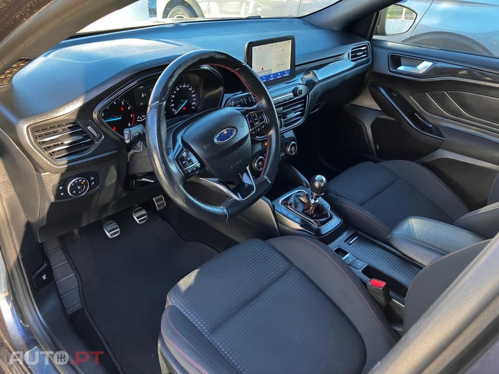Ford Focus 1.0 EcoBoost Hybrid ST-LINE