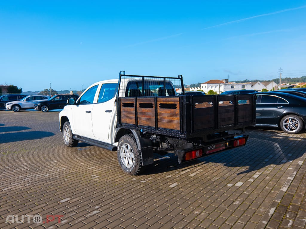 Mitsubishi L200 2.3 DI-D CD Invite 4WD