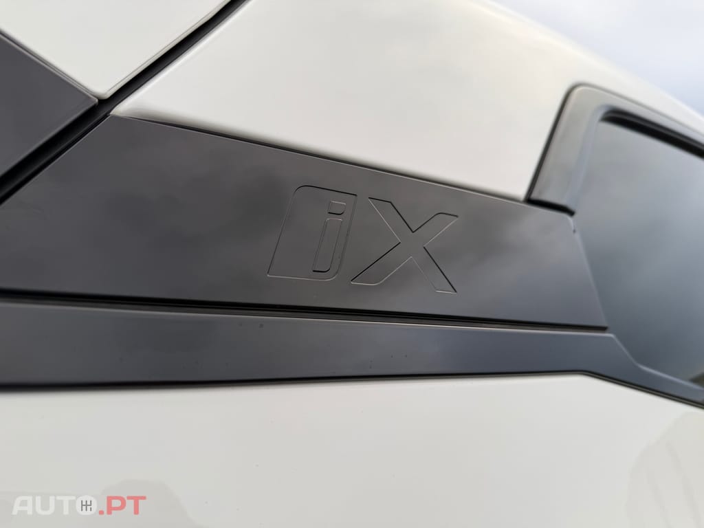 BMW iX xDrive 40 Pack Desportivo