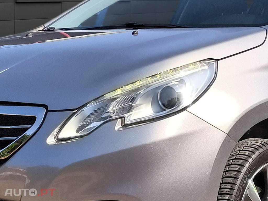 Peugeot 2008 1.2 PureTech Crossway