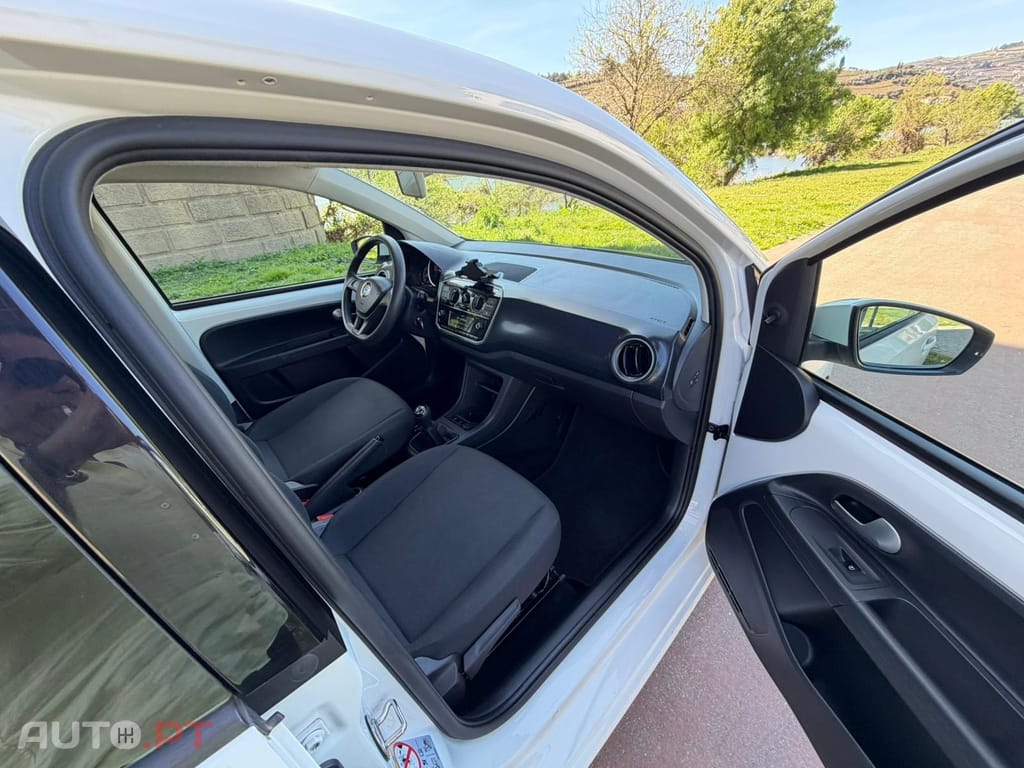 Volkswagen Up! 1.0 White