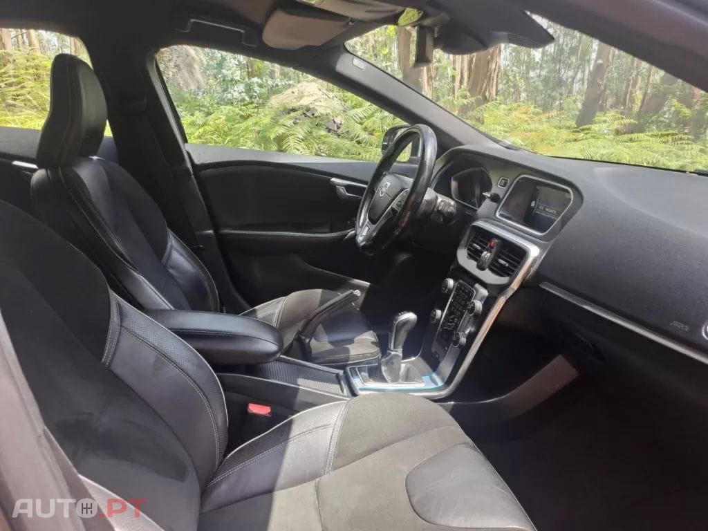 Volvo V40 1.6 D2 R-Design