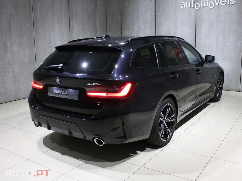 BMW 330 e Touring Pack Desportivo M Auto