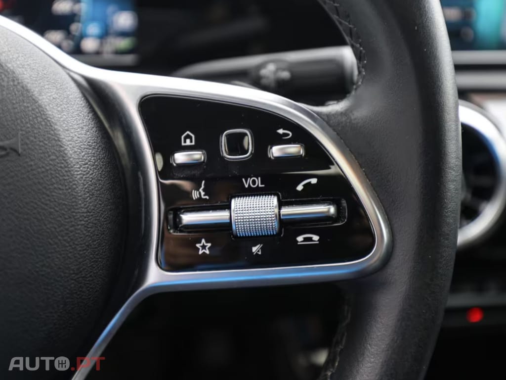 Mercedes-Benz A 250 I.V.A DEDUTIVEL 