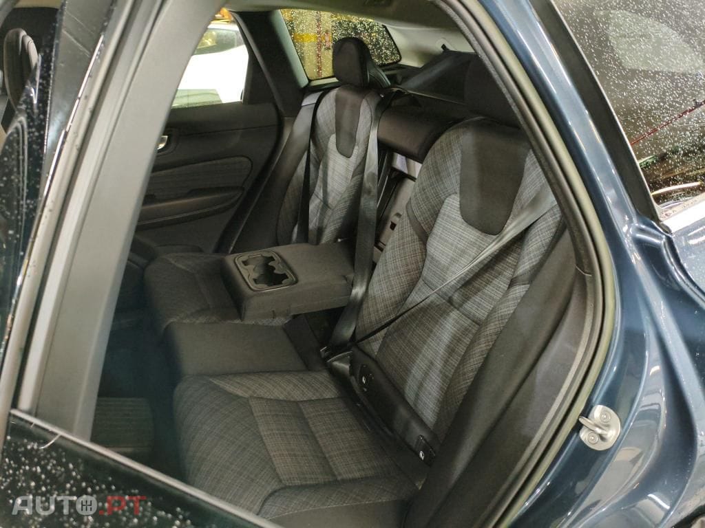 Volvo XC60 2.0 T6 PHEV Core AWD