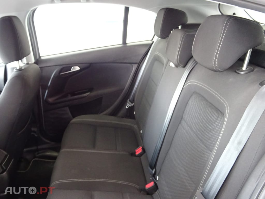 Fiat Tipo 1.3 M-Jet Lounge