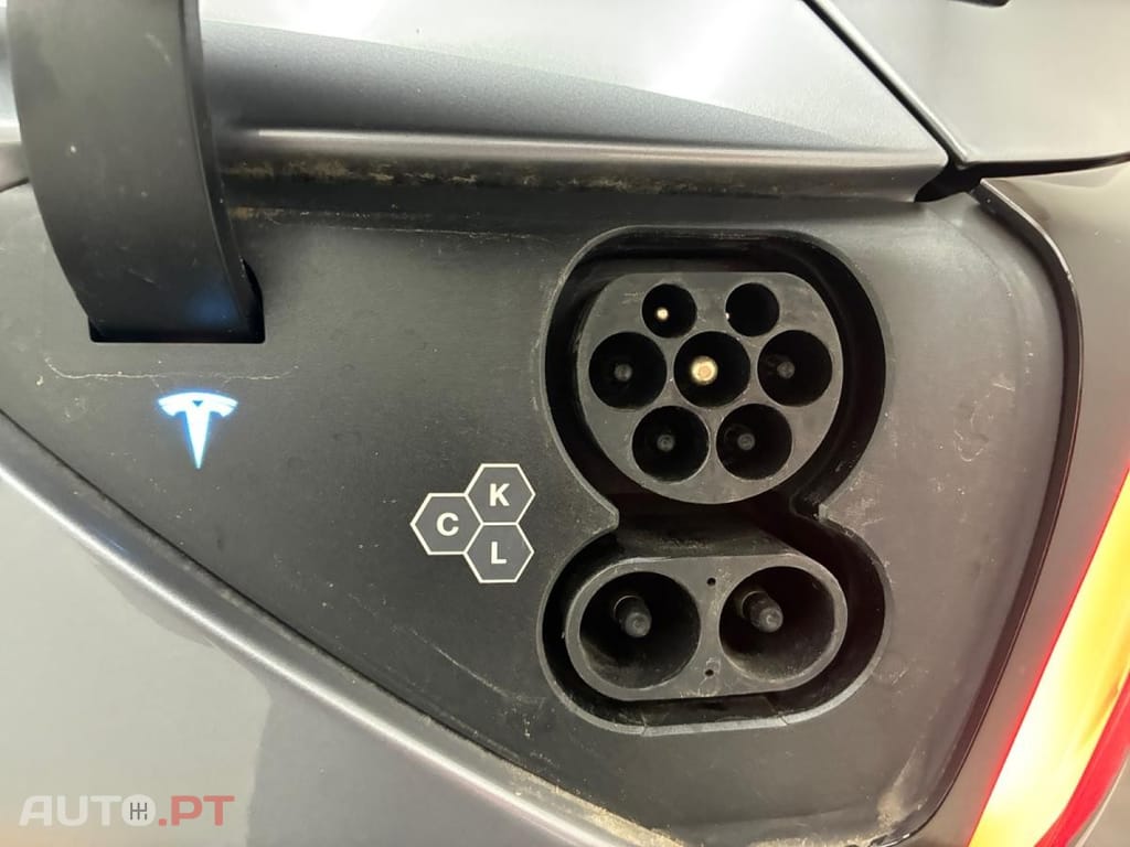 Tesla Model Y Long Range Dual Motor AWD