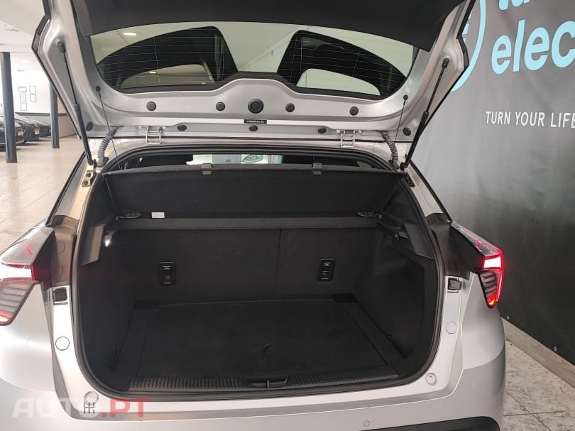 MG MG4 64 kWh Luxury