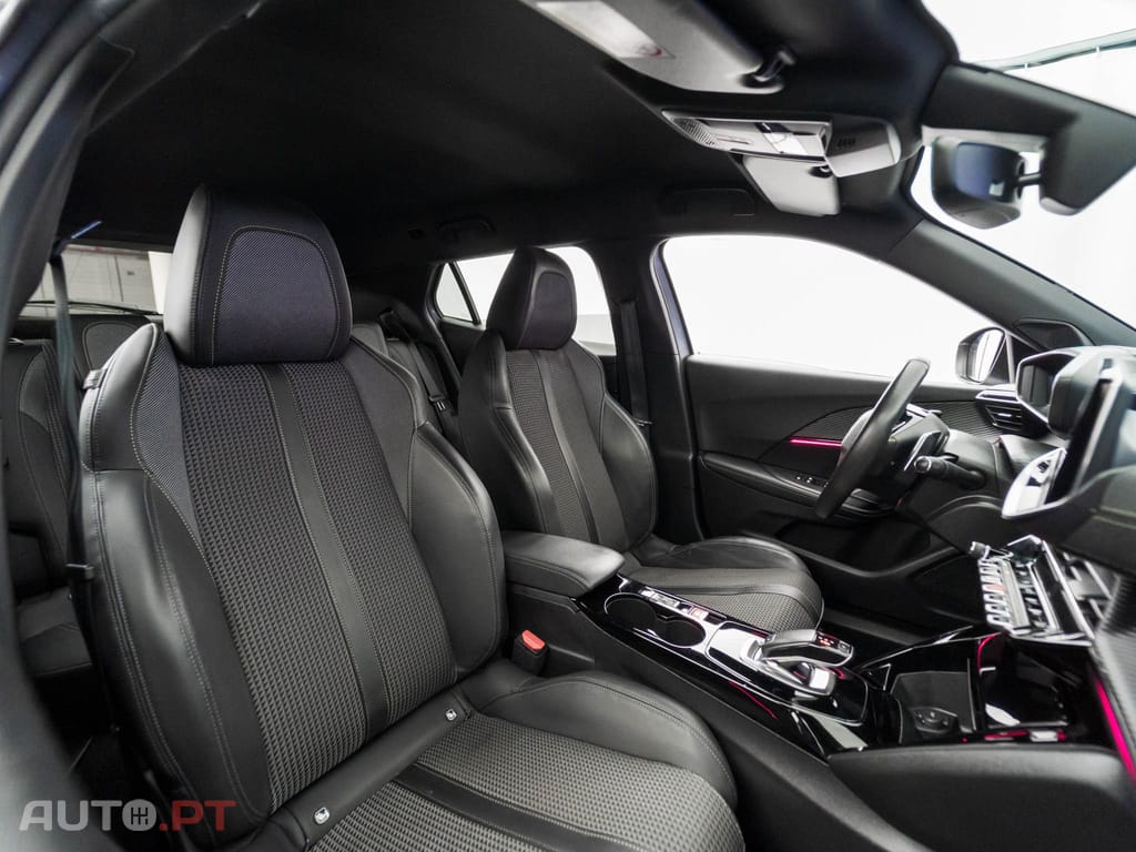Peugeot 2008 1.2 PureTech GT Line EAT8