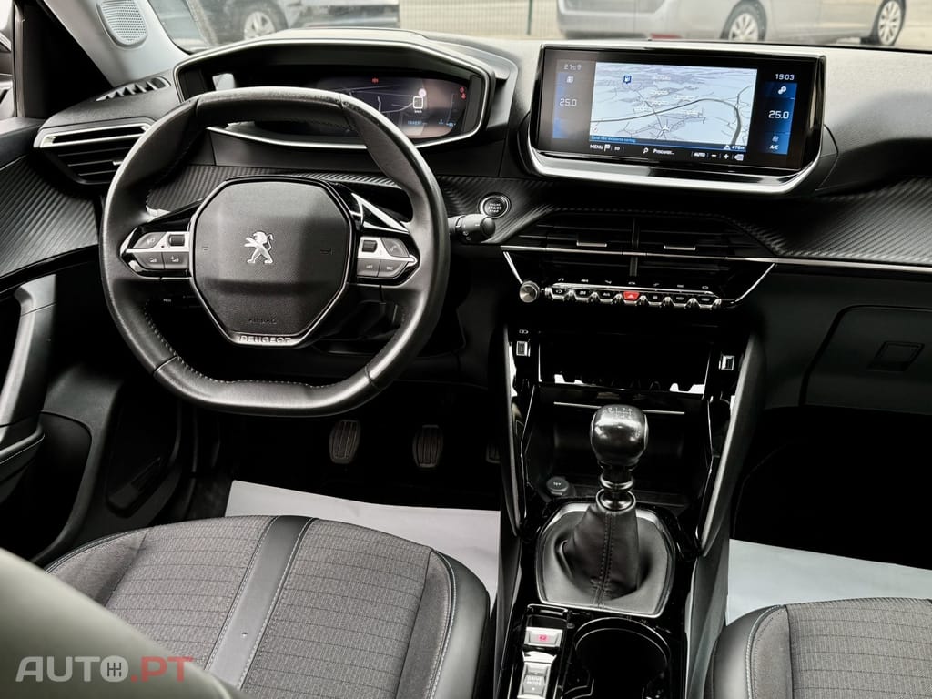 Peugeot 2008 1.5 BlueHDi Allure