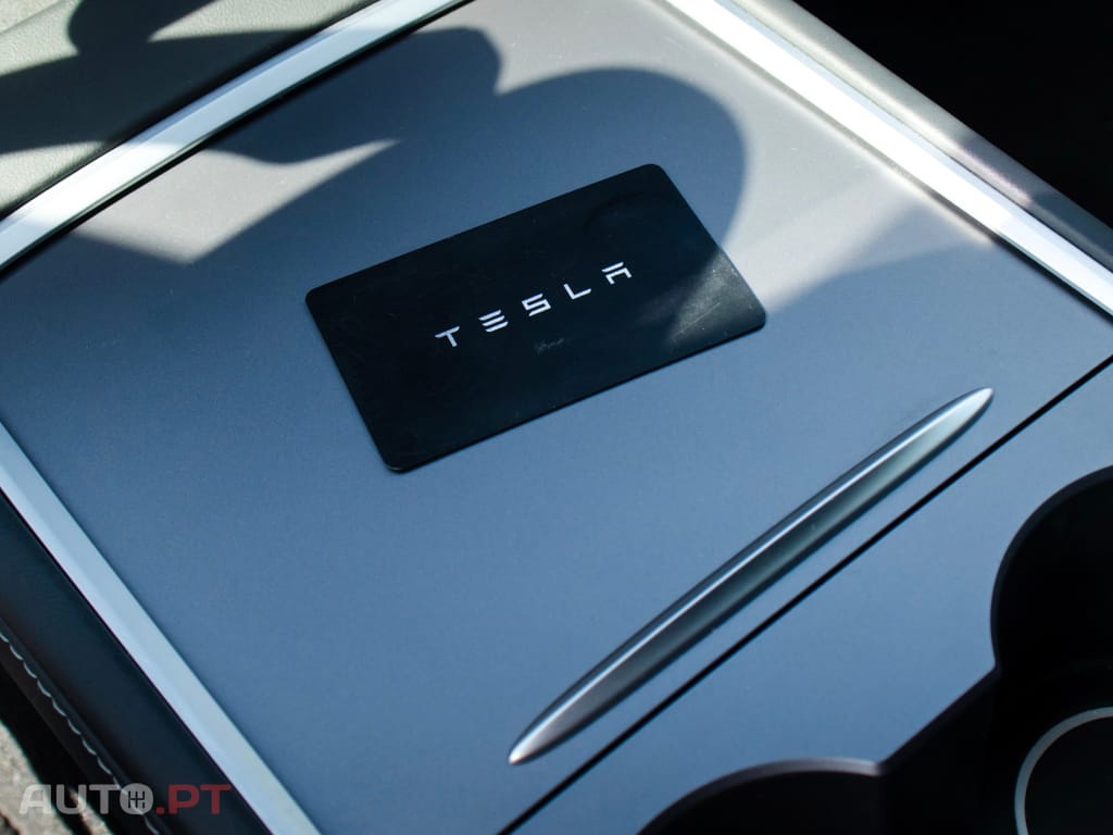 Tesla Model Y Long Range Dual Motor AWD
