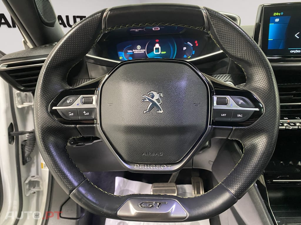 Peugeot E-2008 50 kWh GT