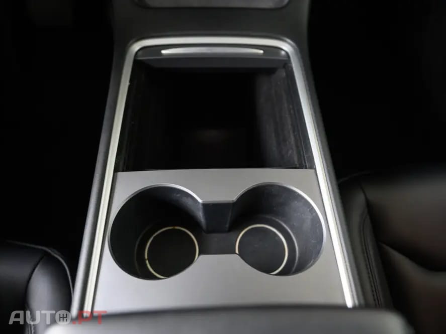 Tesla Model Y Long Range RWD