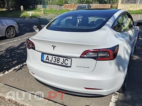 Tesla Model 3 Log