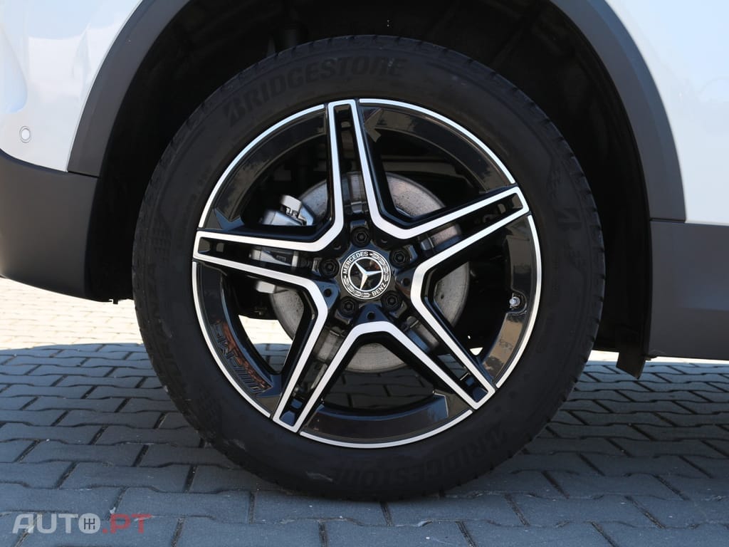 Mercedes-Benz GLA 250 e AMG Line