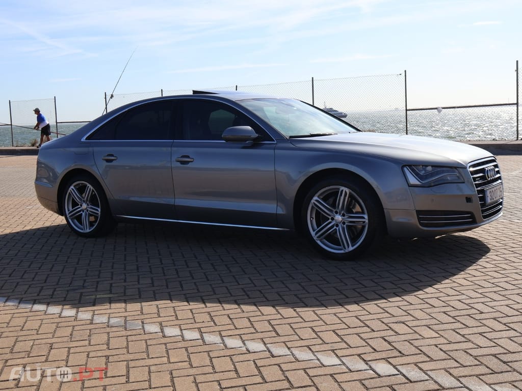 Audi A8 3.0 TDi V6 quattro