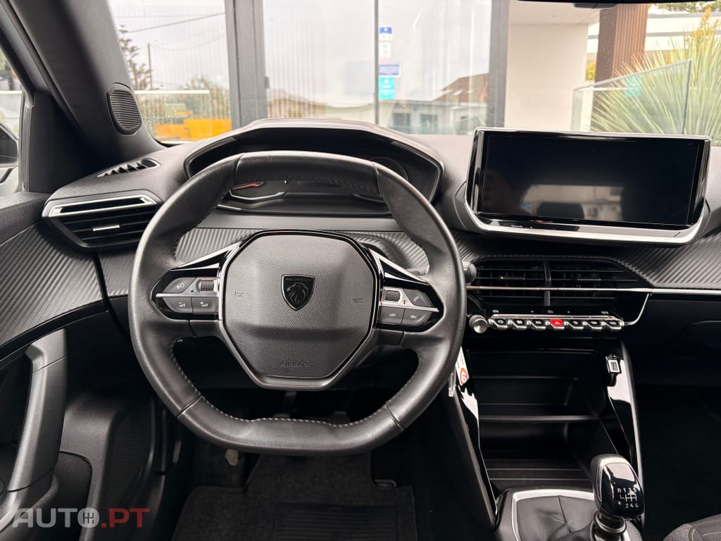 Peugeot 2008 1.2 PureTech Active Pack