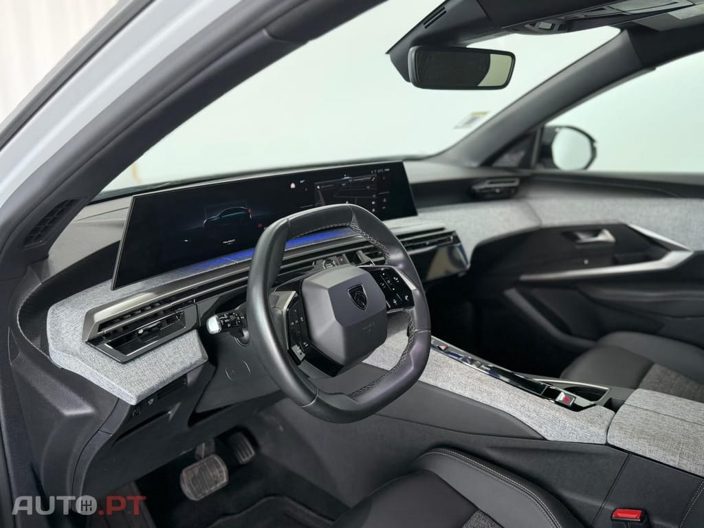 Peugeot 3008 1.2 Hybrid Allure e-DCS6