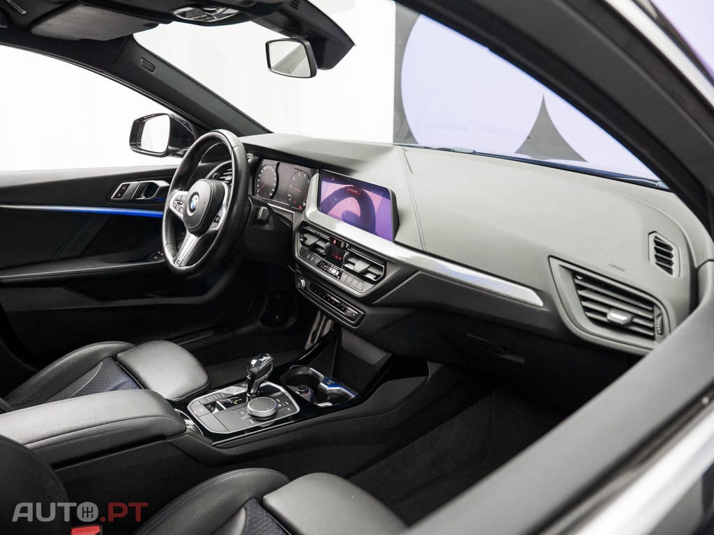 BMW 118 i Pack Desportivo M Auto