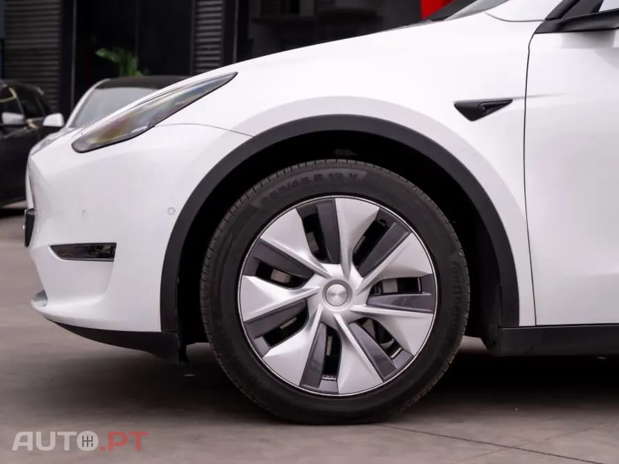 Tesla Model Y Long Range Dual Motor AWD