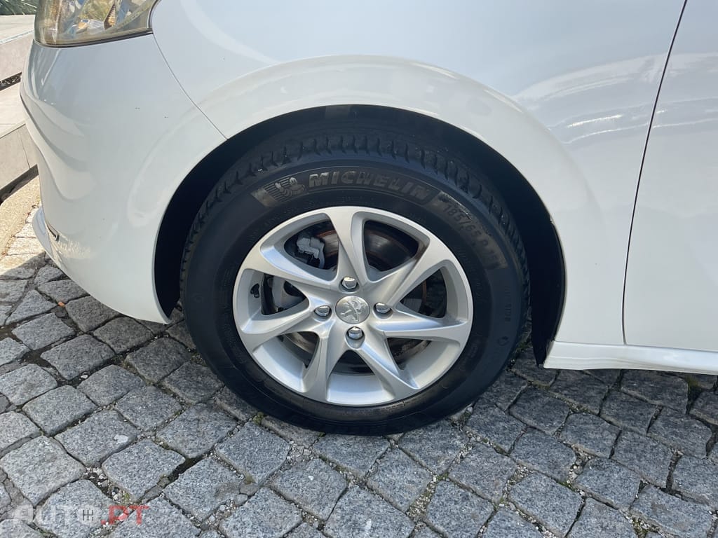 Peugeot 208 1.4 HDi Access