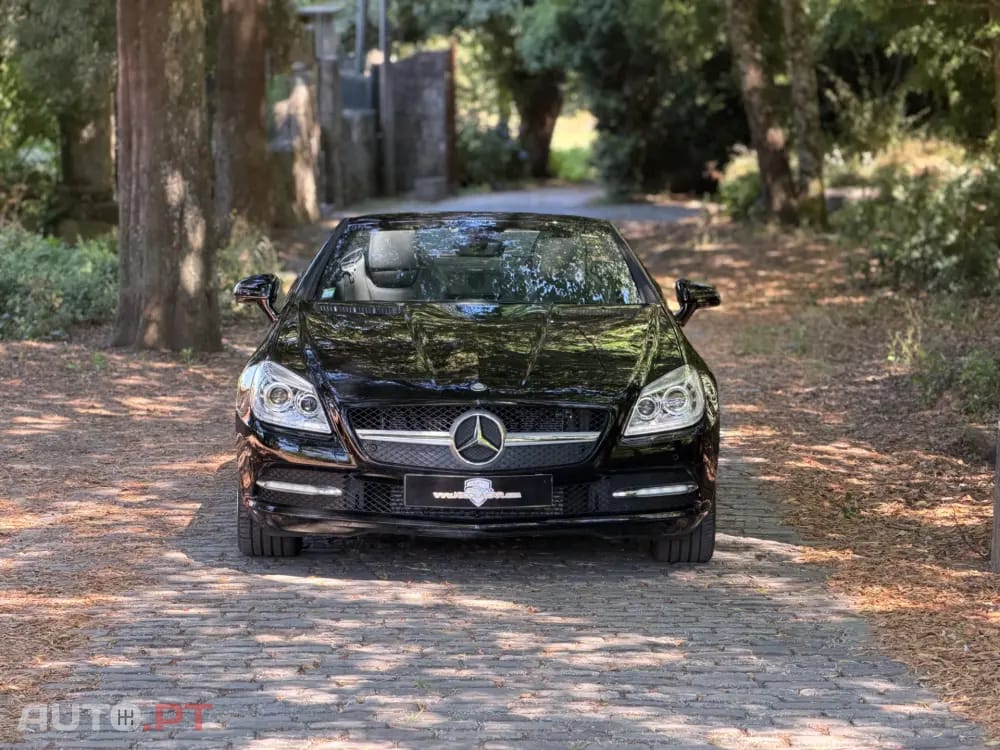 Mercedes-Benz SLK 200 Outro