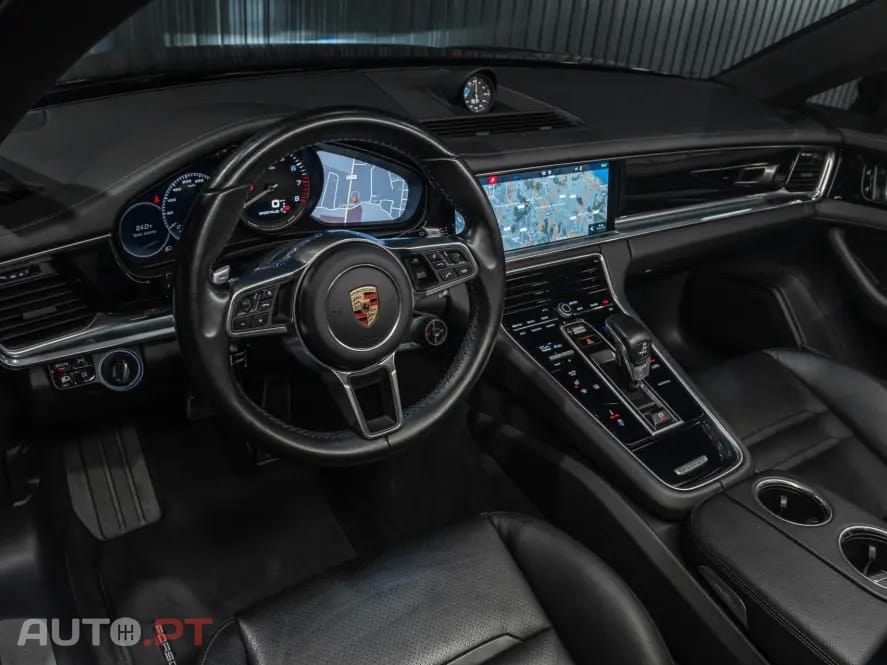 Porsche Panamera 4 E-Hybrid Platinum Edition