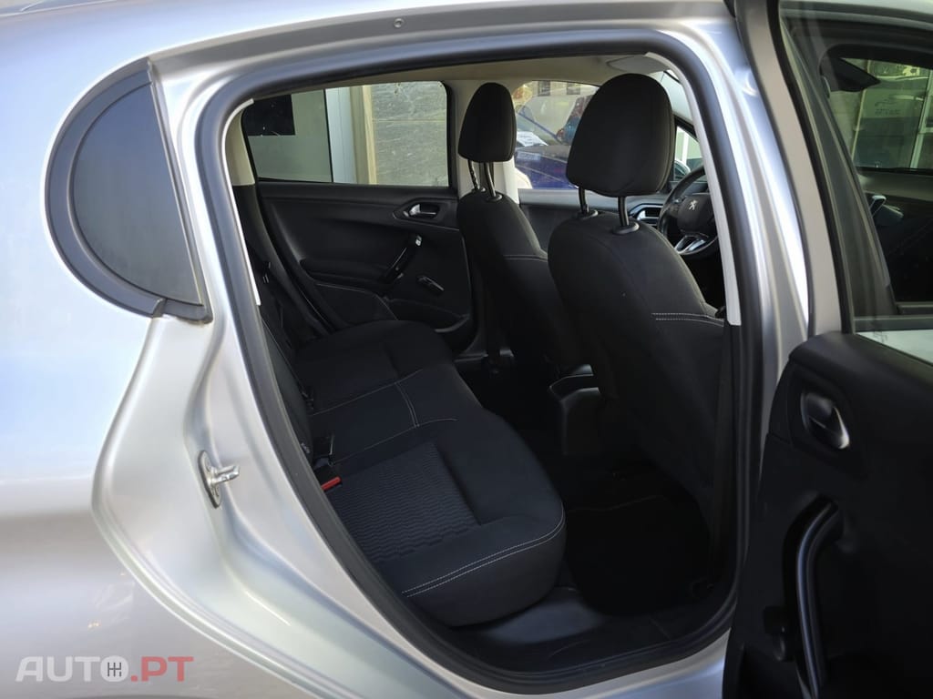 Peugeot 208 1.2 PureTech Style