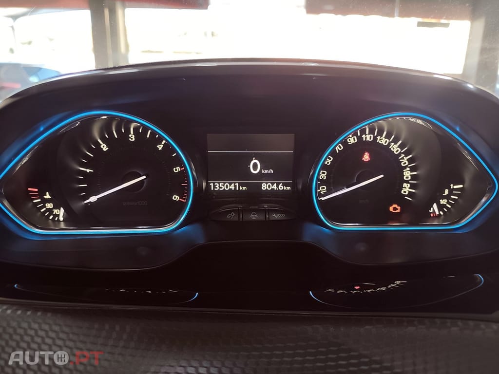 Peugeot 2008 1.6 BlueHDi Crossway