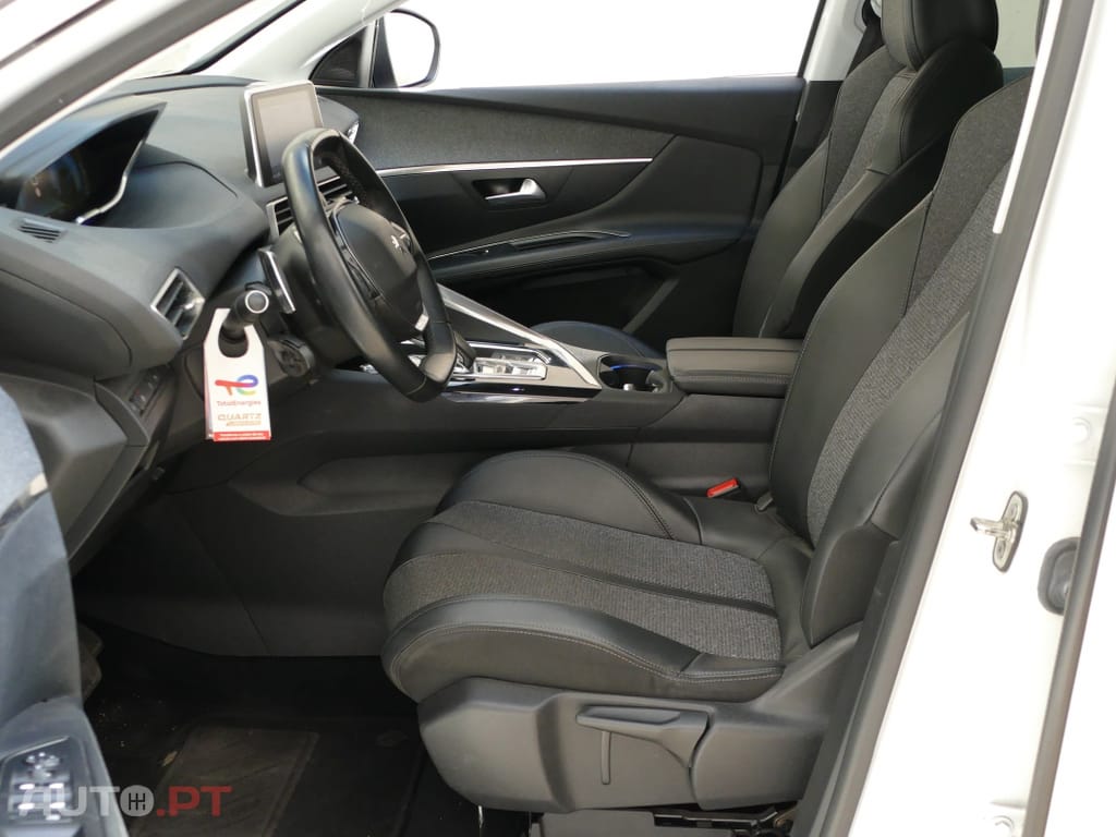 Peugeot 3008 1.6 Hybrid Allure e-EAT8
