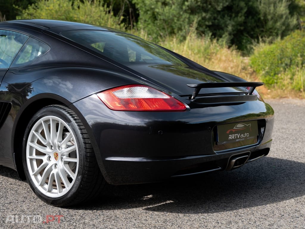 Porsche Cayman 2.7