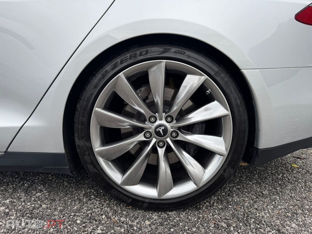 Tesla Model S 60D