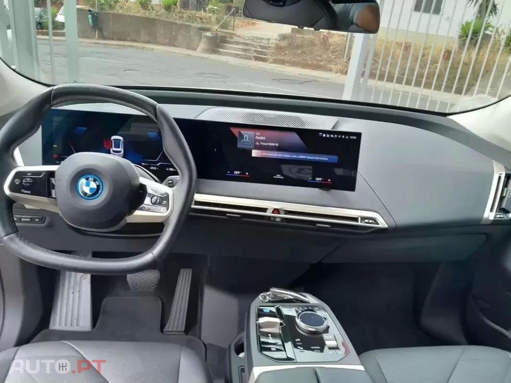 BMW iX xDrive 40 Pack Desportivo