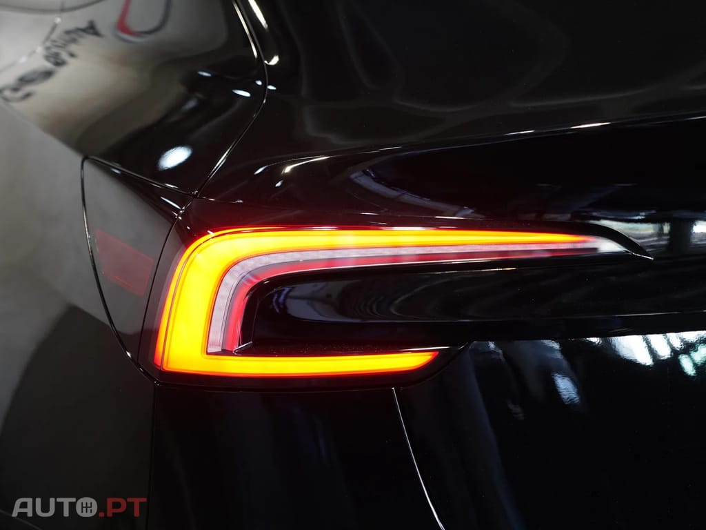 Tesla Model 3 Tração Traseira