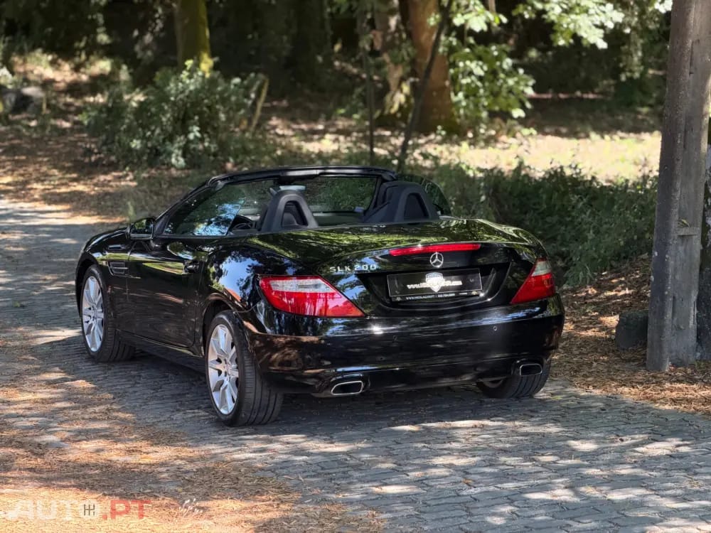 Mercedes-Benz SLK 200 Outro