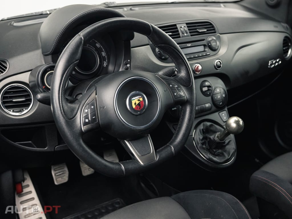 Abarth 595 SCUDERIA ITALIA