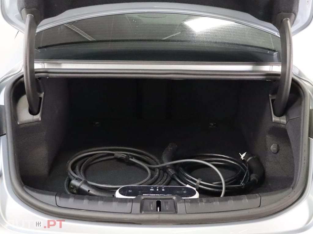 Porsche Taycan Standard
