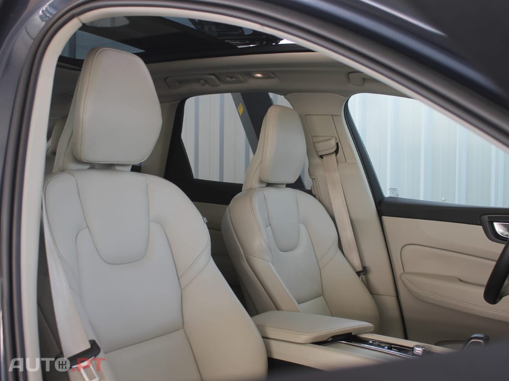 Volvo XC60 2.0 T6 PHEV Inscription Expression AWD