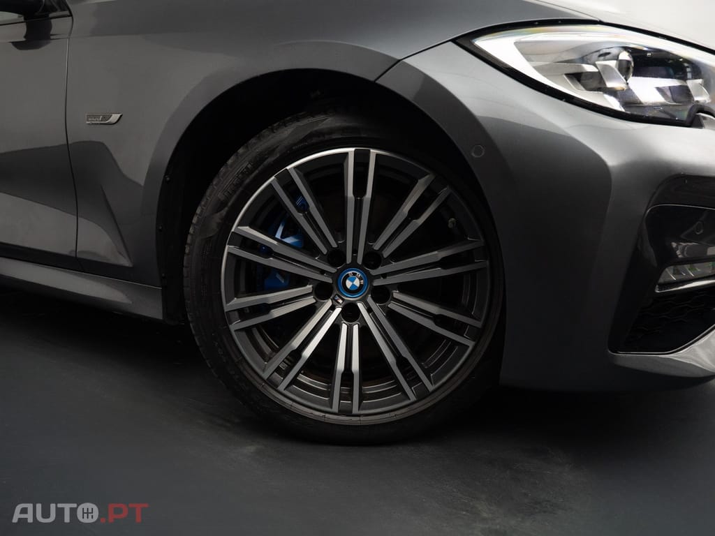 BMW 330 e Pack M Auto