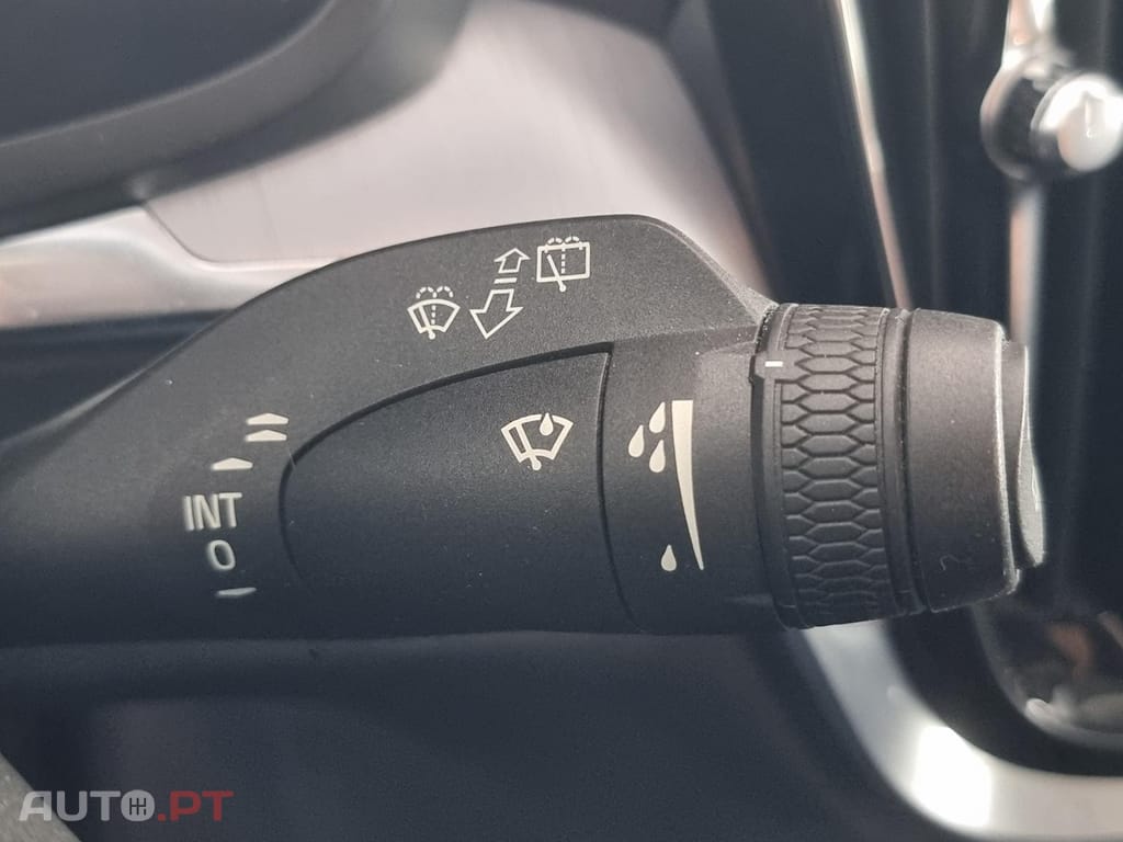 Volvo V60 2.0 T4 Momentum Plus