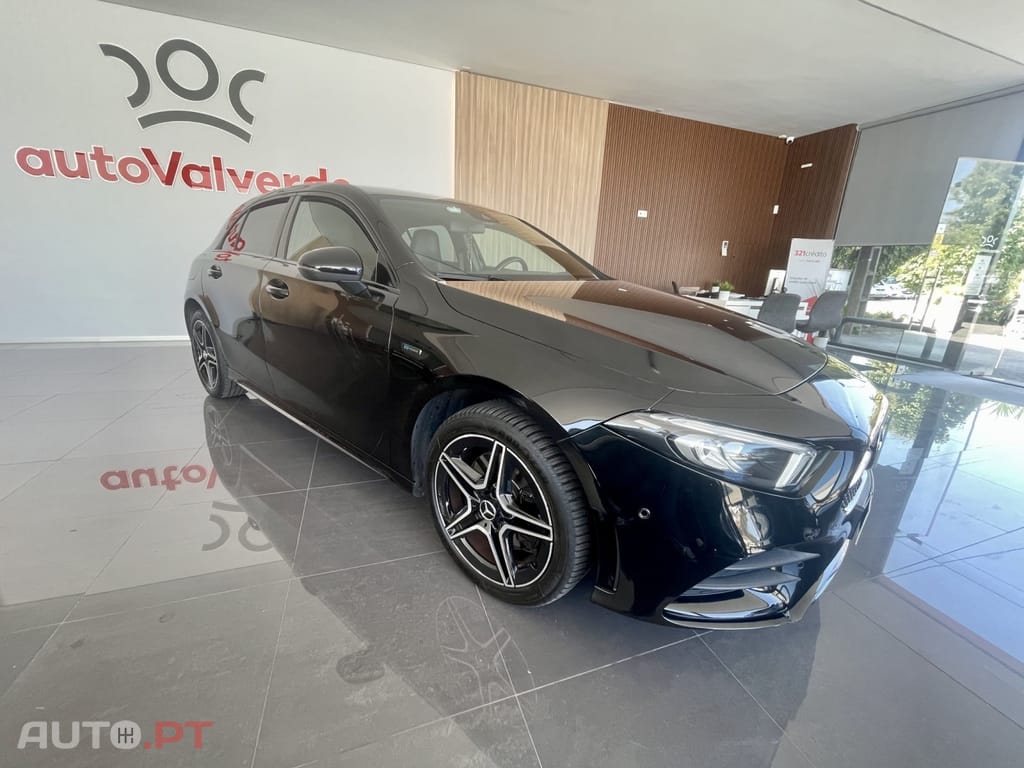 Mercedes-Benz A 250 e 8G-DCT AMG Line — fotografia 6