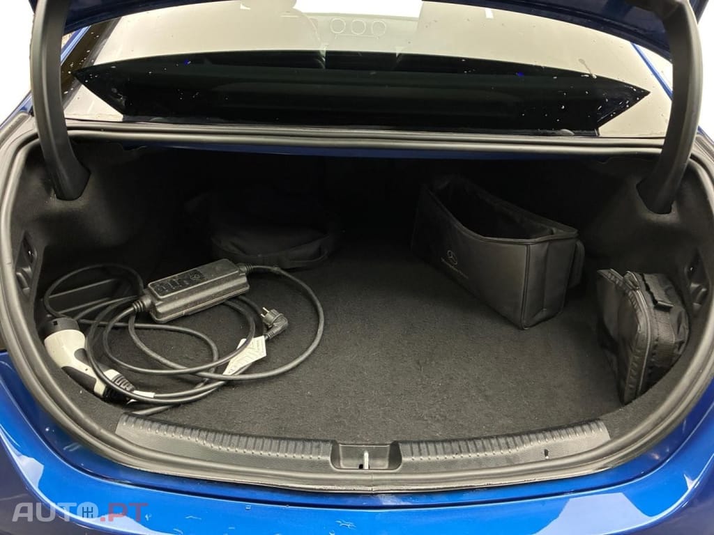 Mercedes-Benz C 300 e 9G-TRONIC AMG Line