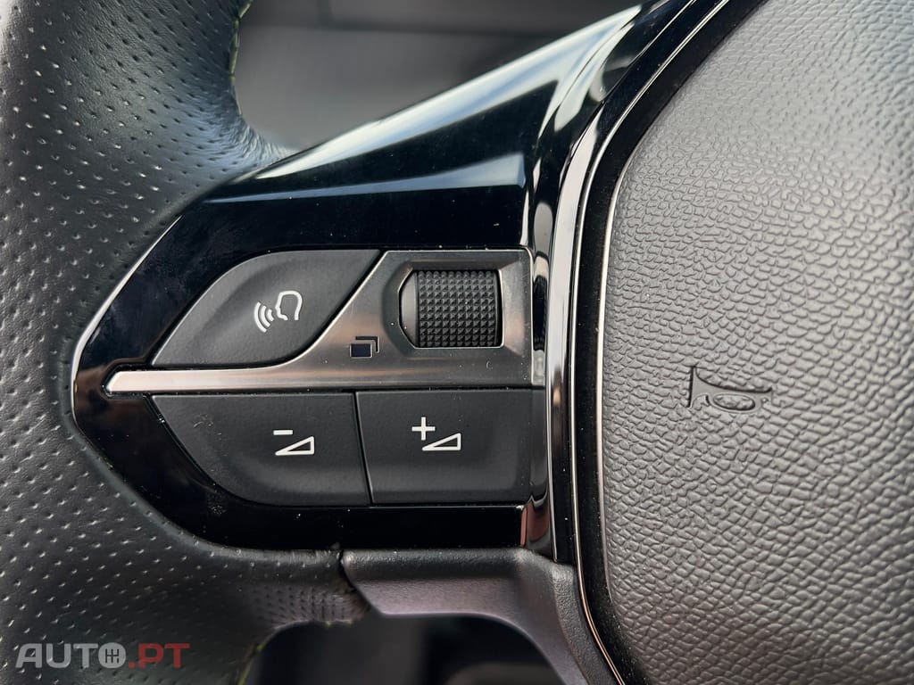 Peugeot E-208 50 kWh GT